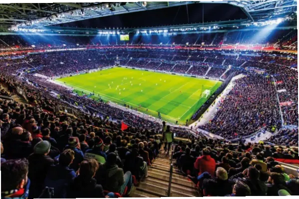 里昂灯光球场（Groupama Stad